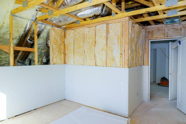 Best Fiberglass Insulation  in Giddings, TX